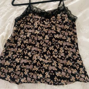 Flora lace cami 🤍